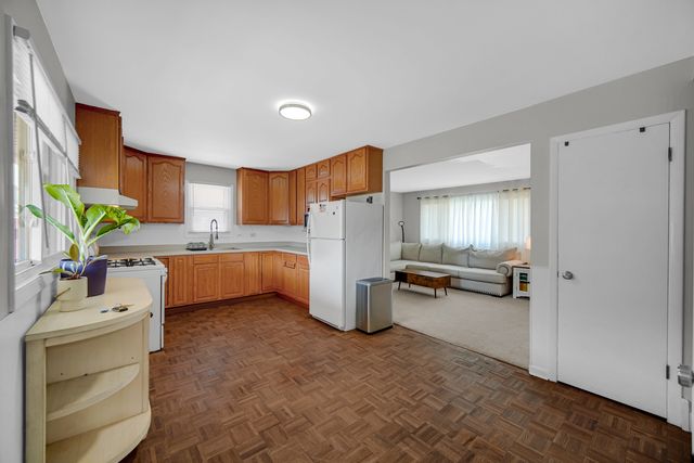 7305 W 75th Street, Bridgeview, IL 60455