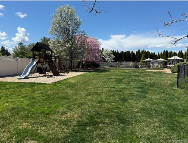 39 Sherwood Drive, Shoreham, NY 11786