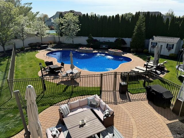 39 Sherwood Drive, Shoreham, NY 11786