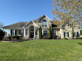 39 Sherwood Drive, Shoreham, NY 11786