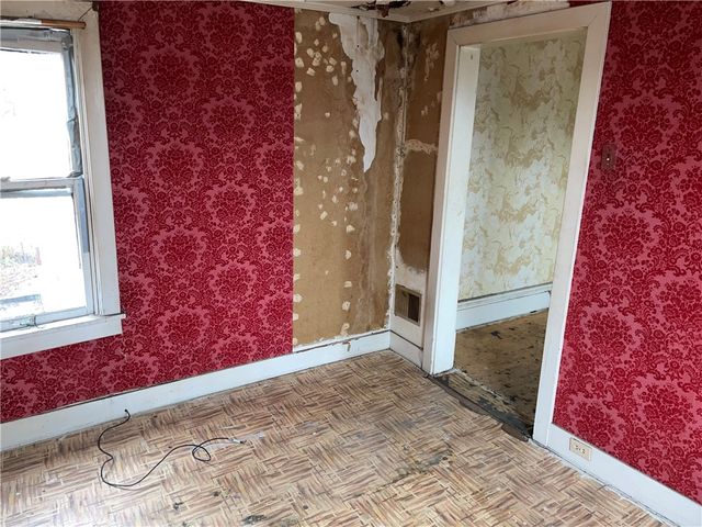 225 W 10th Ave, West Homestead, PA 15120