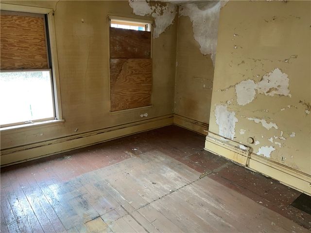 225 W 10th Ave, West Homestead, PA 15120