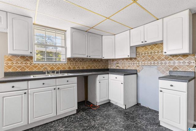 404 WILLOW DRIVE, Hueytown, AL 35023
