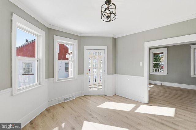 202 READING AVE, Barrington, NJ 08007