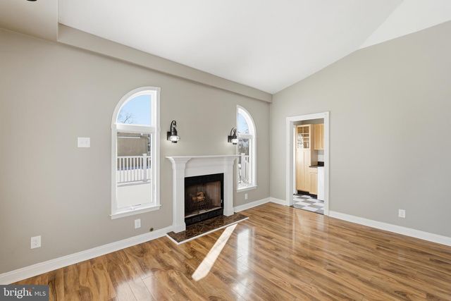 202 READING AVE, Barrington, NJ 08007