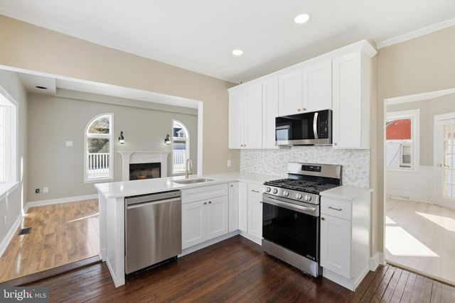 202 READING AVE, Barrington, NJ 08007