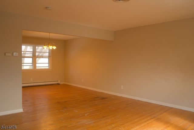 85 Rock Rd, Hawthorne Boro, NJ 07506