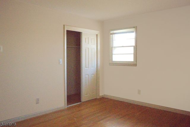 85 Rock Rd, Hawthorne Boro, NJ 07506