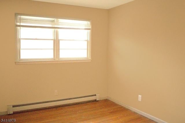 85 Rock Rd, Hawthorne Boro, NJ 07506