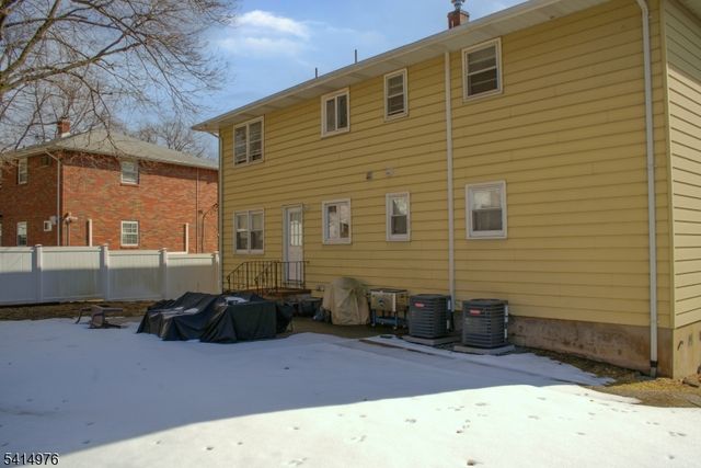 85 Rock Rd, Hawthorne Boro, NJ 07506