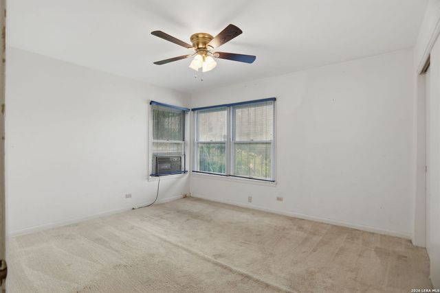 900 CANTERBURY HILL ST, Terrell Hills, TX 78209