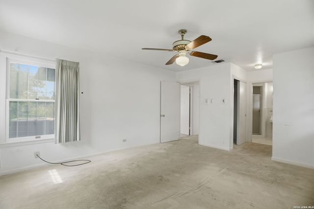 900 CANTERBURY HILL ST, Terrell Hills, TX 78209