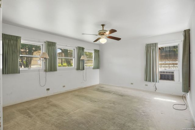 900 CANTERBURY HILL ST, Terrell Hills, TX 78209