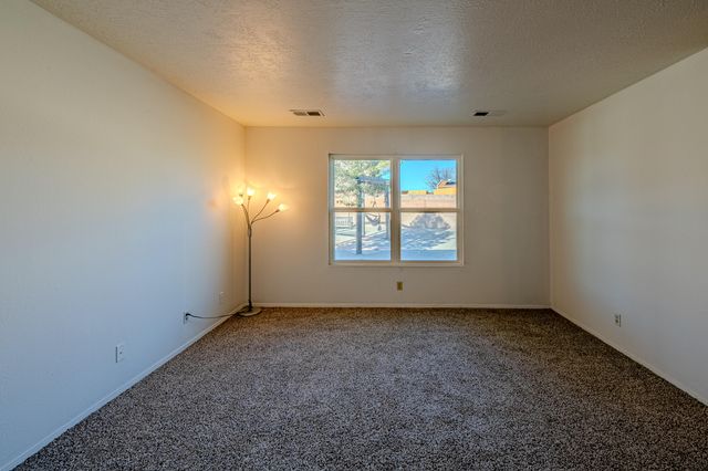 849 Nicklaus Drive SE, Rio Rancho, NM 87124