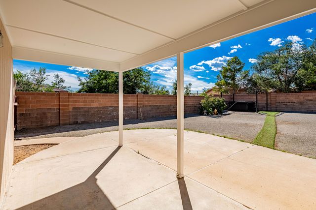 849 Nicklaus Drive SE, Rio Rancho, NM 87124