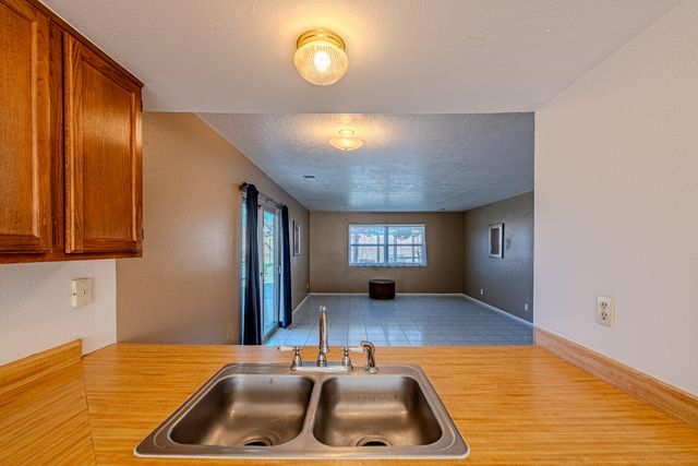 849 Nicklaus Drive SE, Rio Rancho, NM 87124