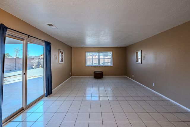 849 Nicklaus Drive SE, Rio Rancho, NM 87124