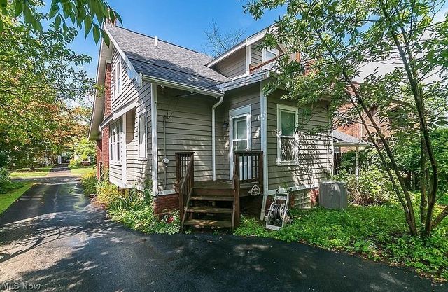 2593 Canterbury Road, Cleveland Heights, OH 44118