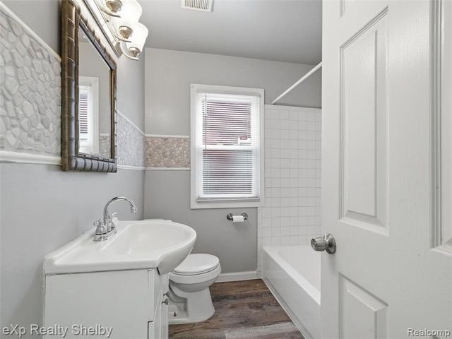16476 Rossini Drive, Detroit, MI 48205