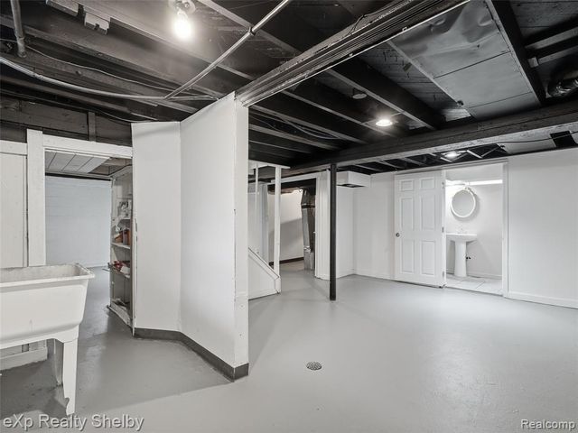16476 Rossini Drive, Detroit, MI 48205