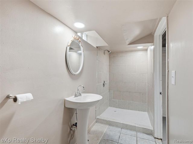 16476 Rossini Drive, Detroit, MI 48205