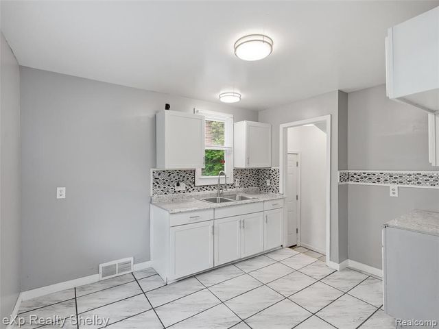 16476 Rossini Drive, Detroit, MI 48205