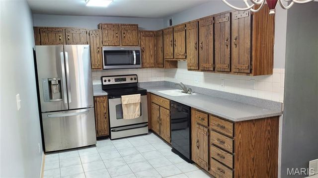 1332 Holgate Drive G3, Ballwin, MO 63021