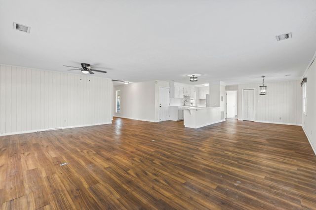 300 35th Ave. N, North Myrtle Beach, SC 29582