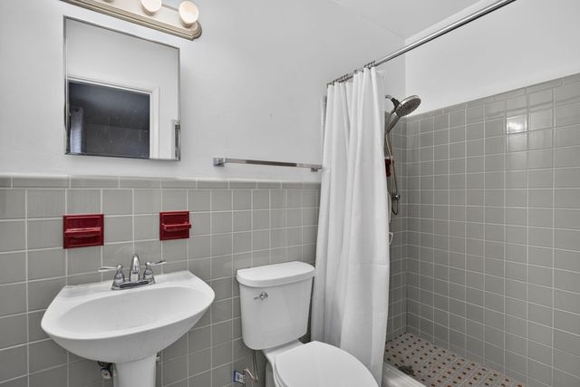 2607 NE 30TH Street, Fort Lauderdale, FL 33306
