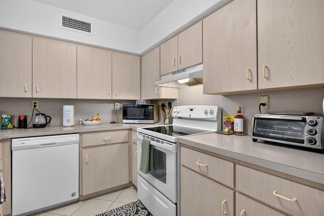 2607 NE 30TH Street, Fort Lauderdale, FL 33306