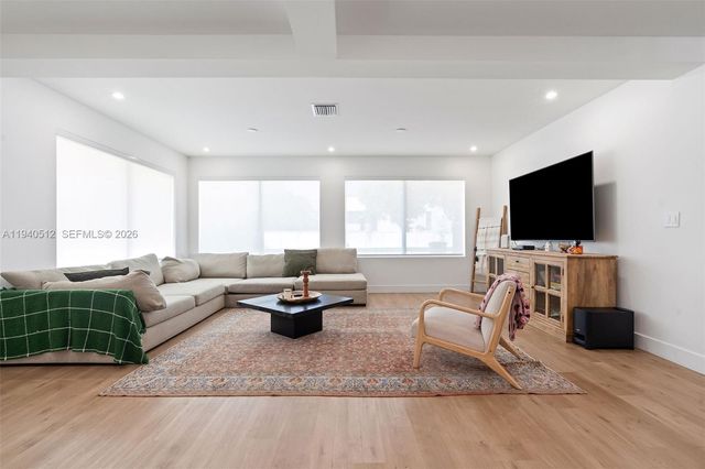 8121 SW 97th Ter, Miami, FL 33156