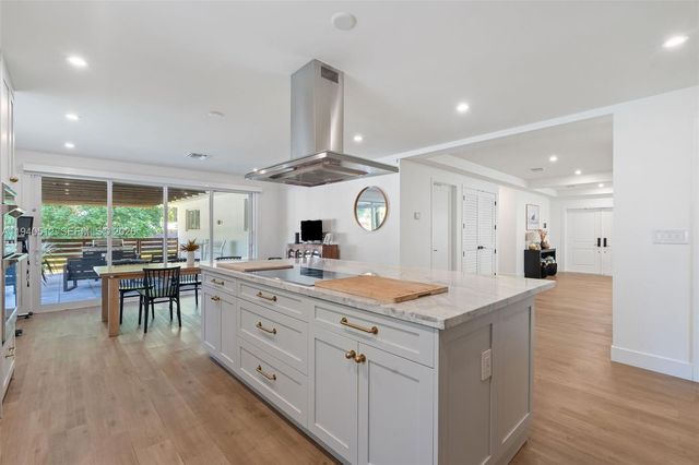 8121 SW 97th Ter, Miami, FL 33156