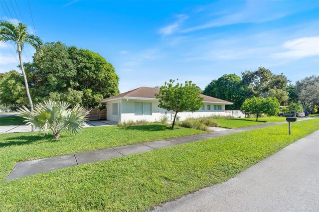 8121 SW 97th Ter, Miami, FL 33156