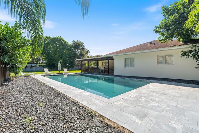 8121 SW 97th Ter, Miami, FL 33156