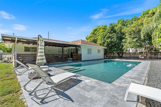 8121 SW 97th Ter, Miami, FL 33156