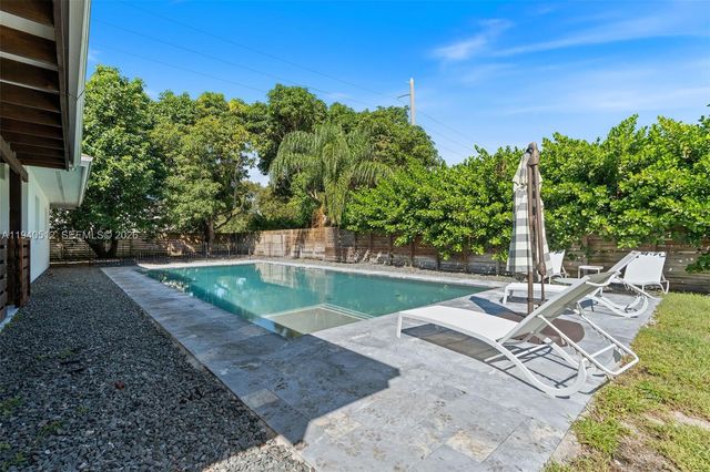 8121 SW 97th Ter, Miami, FL 33156