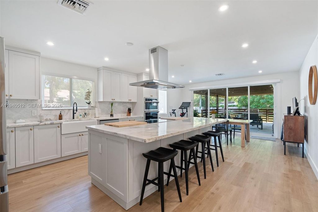 8121 SW 97th Ter, Miami, FL 33156