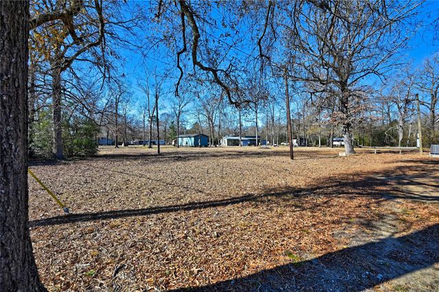 236 Chris Brent Drive, Livingston, TX 77351