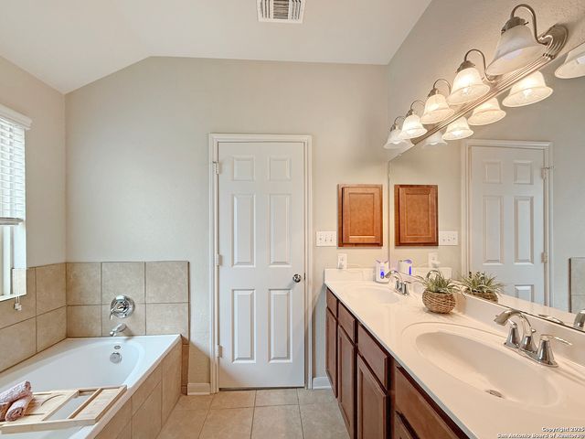4096 Cherry Tree, Schertz, TX 78108