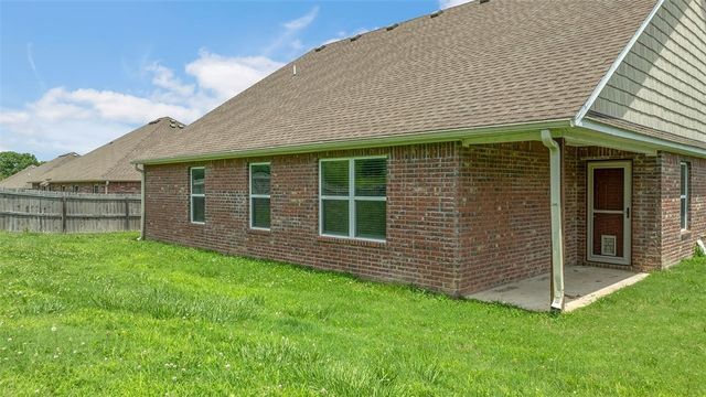 1209 Willow Oak Street, Elkins, AR 72727