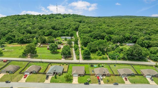 1209 Willow Oak Street, Elkins, AR 72727