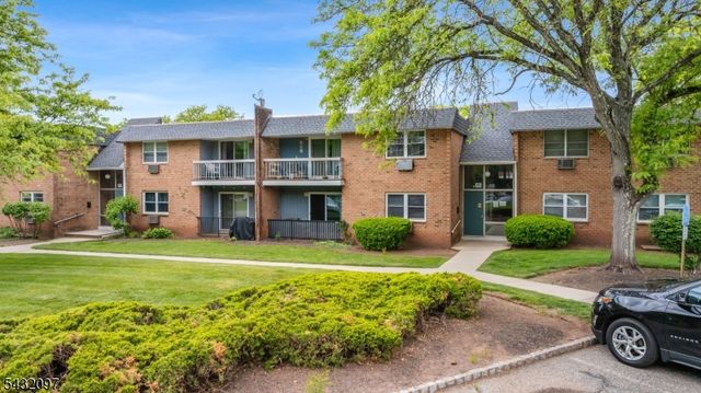 806 Eves Dr 3G, Hillsborough Twp., NJ 08844