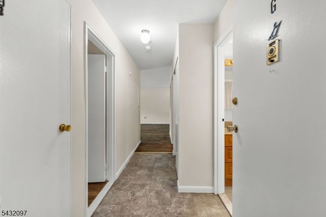 806 Eves Dr 3G, Hillsborough Twp., NJ 08844