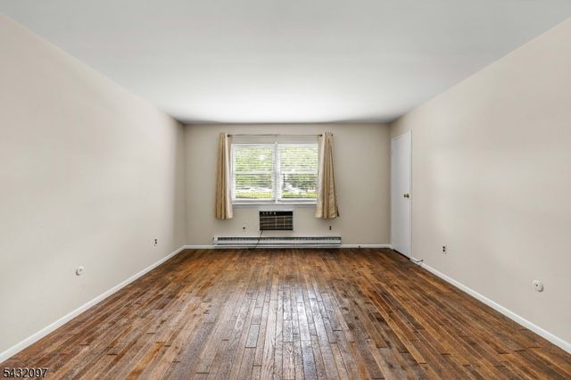 806 Eves Dr 3G, Hillsborough Twp., NJ 08844