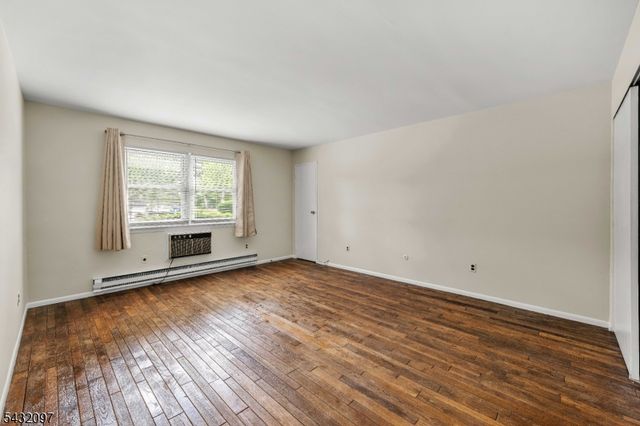 806 Eves Dr 3G, Hillsborough Twp., NJ 08844