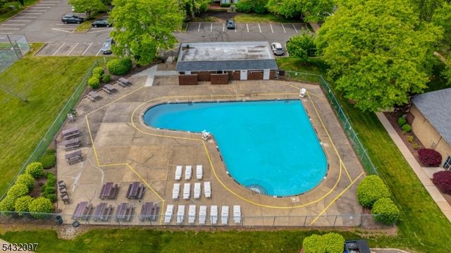 806 Eves Dr 3G, Hillsborough Twp., NJ 08844