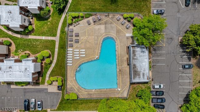 806 Eves Dr 3G, Hillsborough Twp., NJ 08844