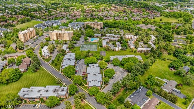 806 Eves Dr 3G, Hillsborough Twp., NJ 08844