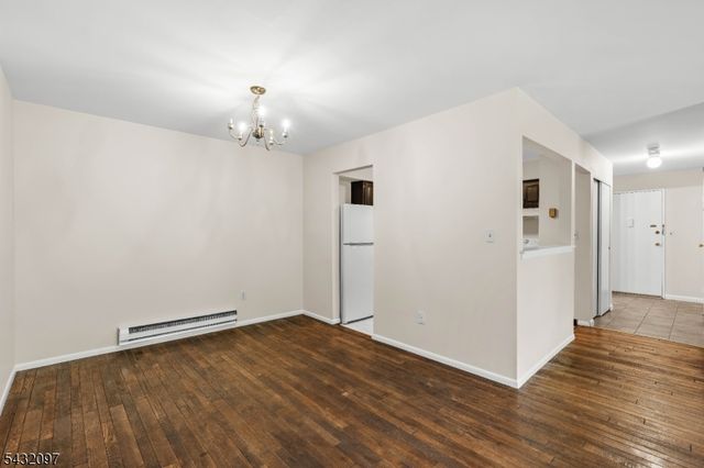 806 Eves Dr 3G, Hillsborough Twp., NJ 08844