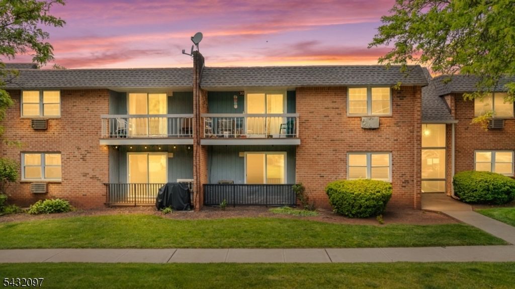 806 Eves Dr 3G, Hillsborough Twp., NJ 08844